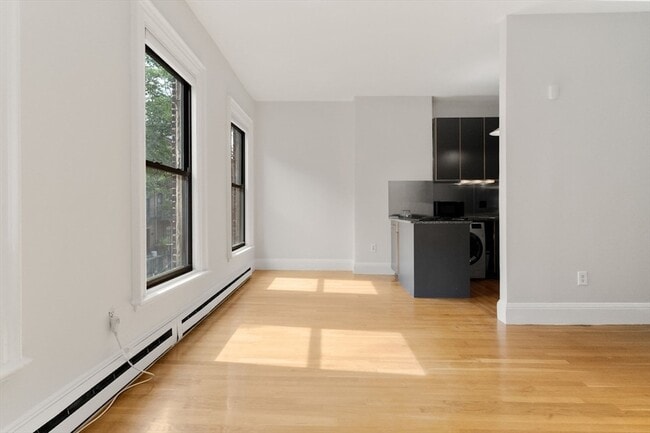 Photo - 182 W Brookline Street Unit 3 Apartment