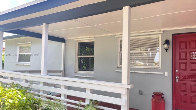 Foto del edificio - 46 NE 171st Ter