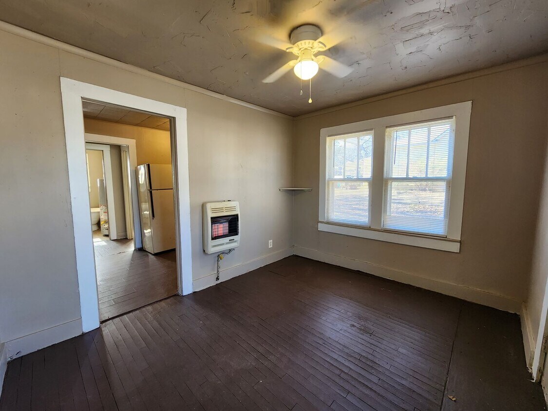 Primary Photo - 1 bedroom & 1 bathroom In Tecumseh