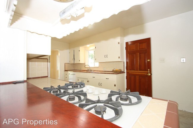 Foto del edificio - 9451 Oma Pl