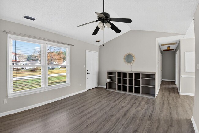 Foto del edificio - 3BR House in Jacksonville