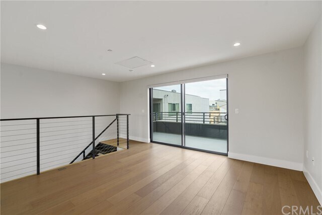 Foto del edificio - 5016 Rosewood Ave