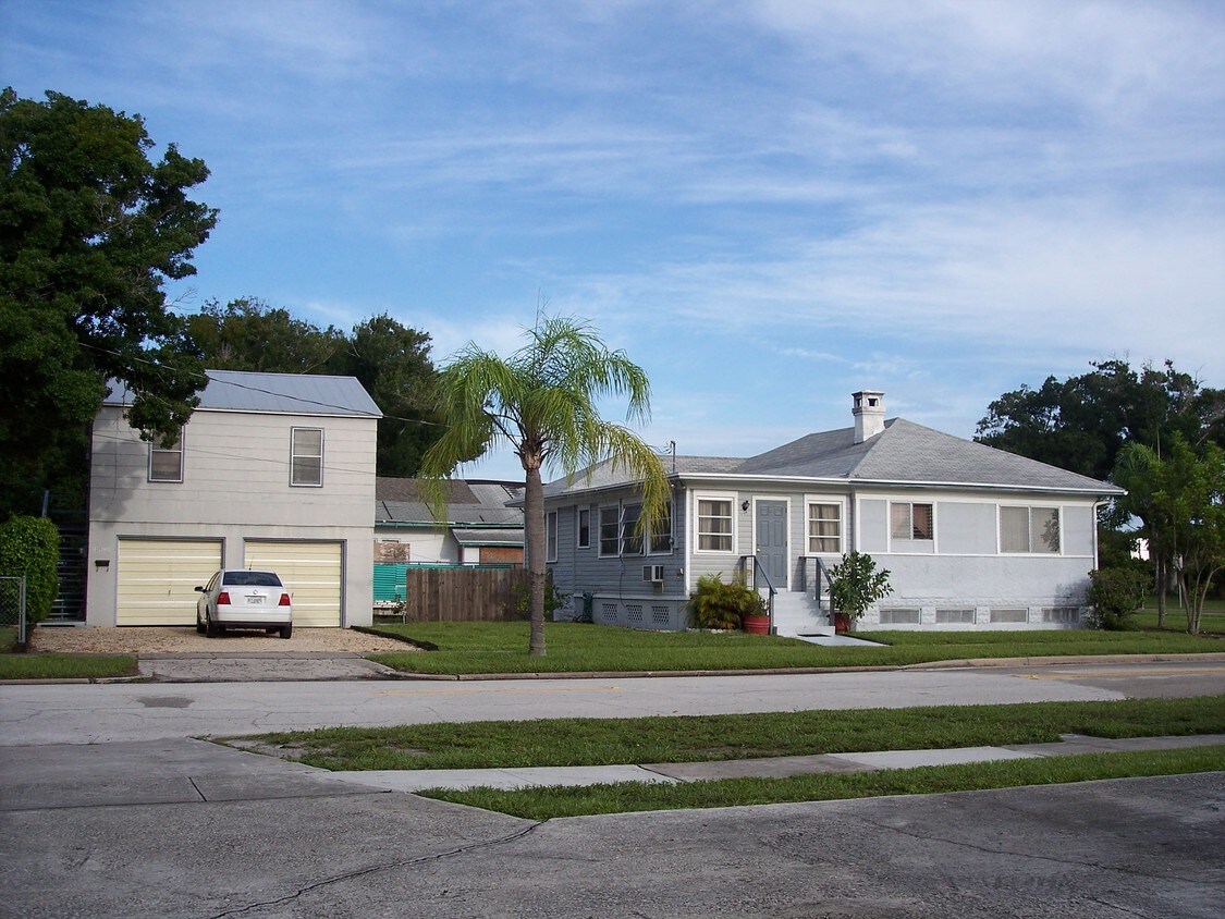 Primary Photo - 1905 19th Pl