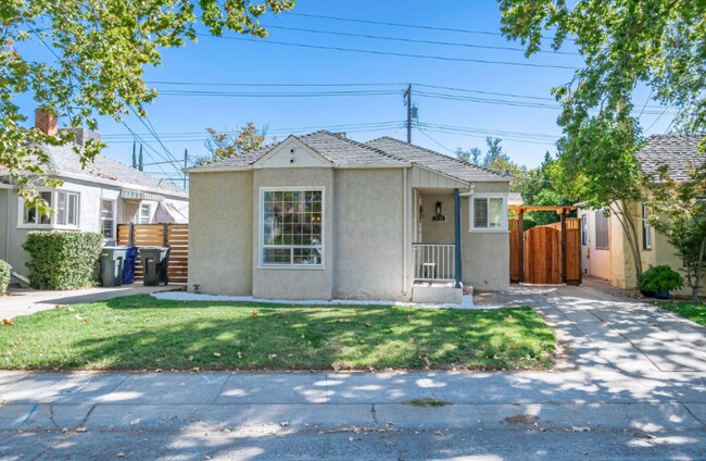 Building Photo - 2721 Freeport Blvd