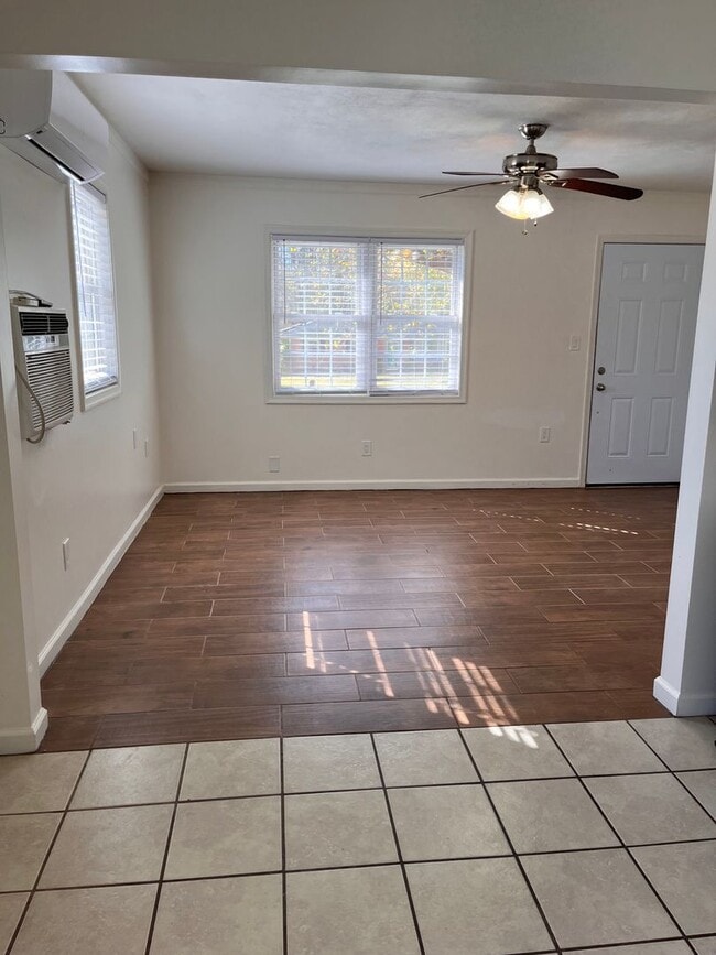 Building Photo - 2 Bedroom || 1 Bathroom Duplex Unit