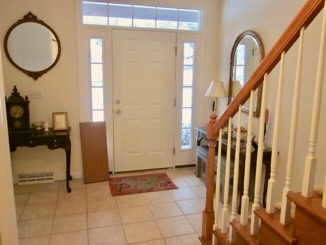 Foto del edificio - 2426 Rochester Rd