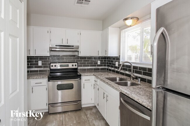 Foto del edificio - 2850 Sandy Ln
