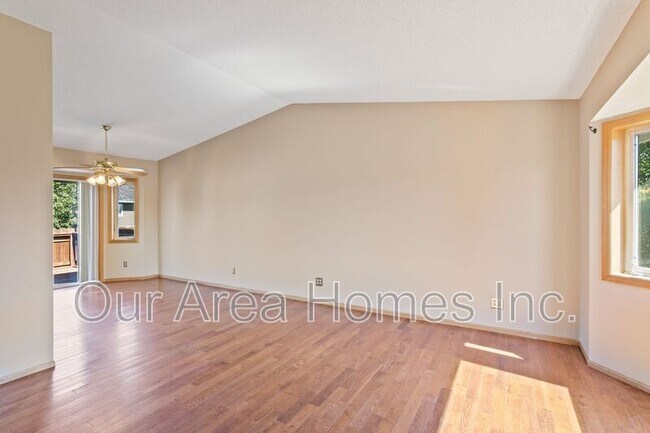 Building Photo - 504 5th Ave Ct SW