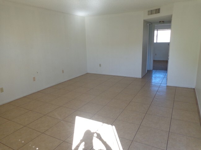 Foto del edificio - 3364 W Harmont Dr