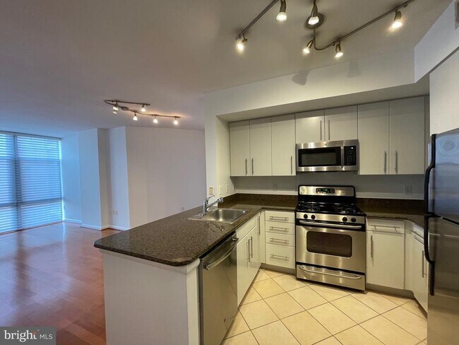 Foto del edificio - 1021 N Garfield St