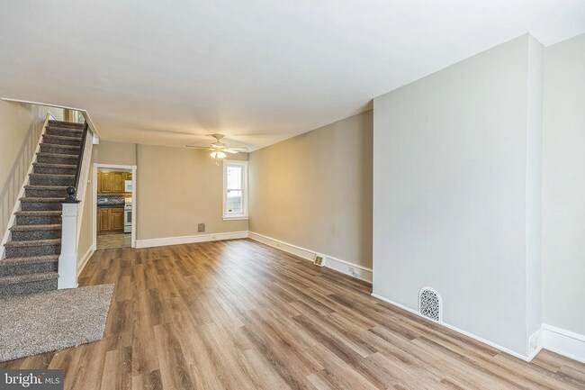 Building Photo - Spacious & Updated Grays Ferry Rowhome Near Parks and Center City — Accepting ALL PHA voucher hol...