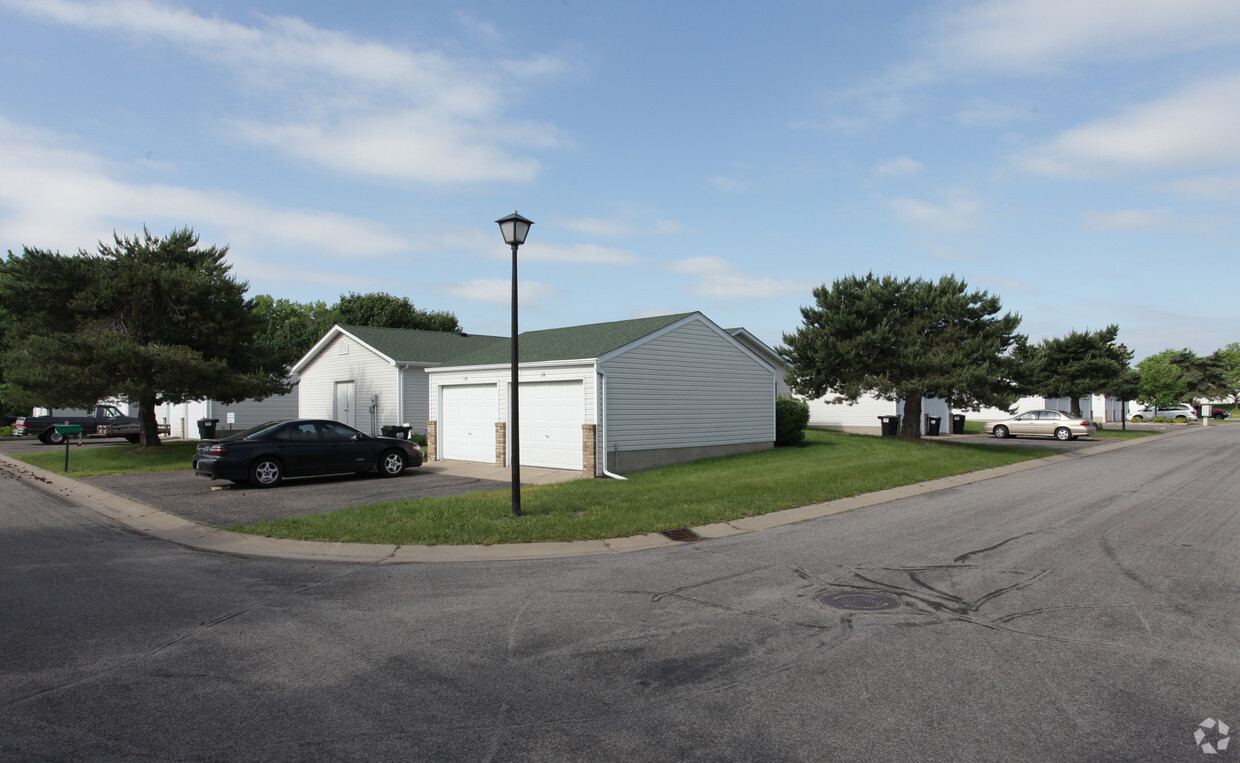 Foto del edificio - Bungalows of Champlin