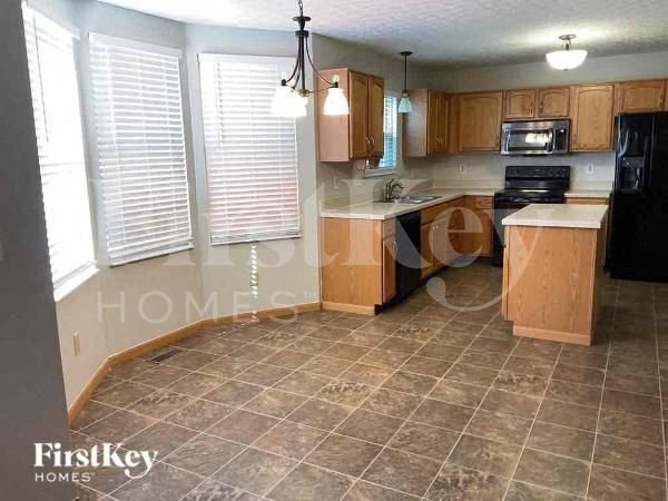 Foto del edificio - 486 Northwoods Dr