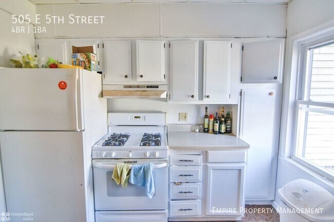 Building Photo - 4 Bedroom / 1 Bathroom Home in Bethlehem!