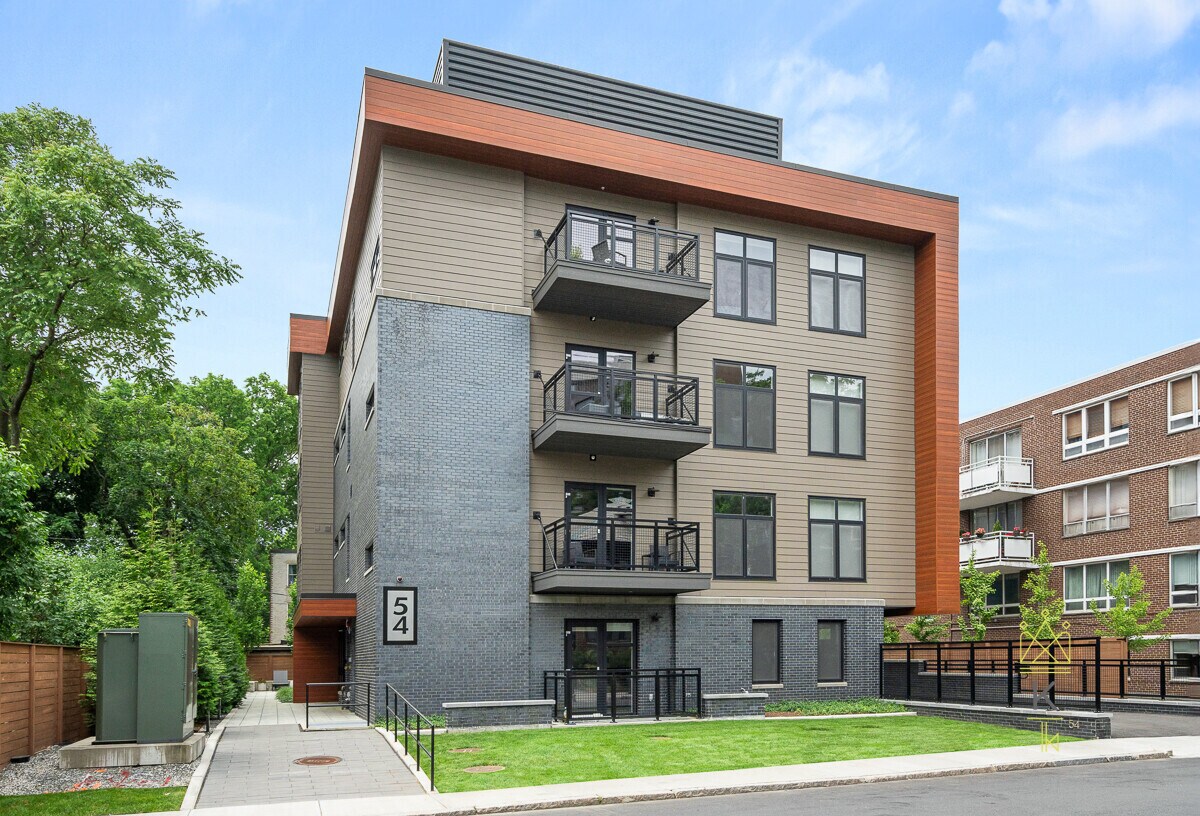 Primary Photo - 54 Auburn St