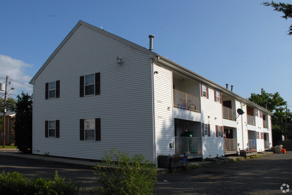 Building Photo - Barclay Village Apartments