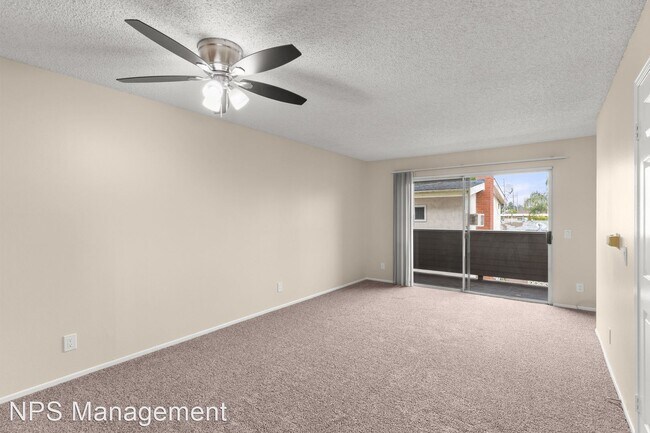 Foto del edificio - 2 br, 2 bath Apartment - 1070 Loma Ave 107...