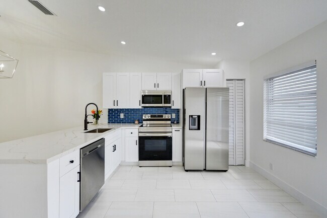 Foto del edificio - 8603 Overset Ln