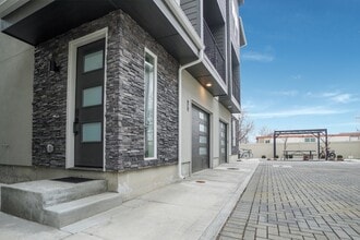 Building Photo - 479 E Violets Cv Ln