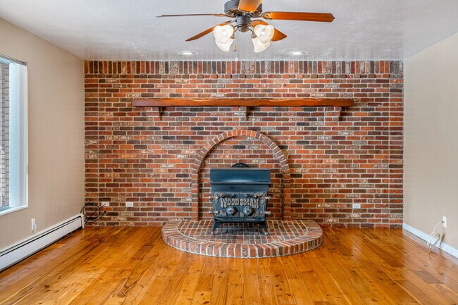 Building Photo - 4195 S 900 E