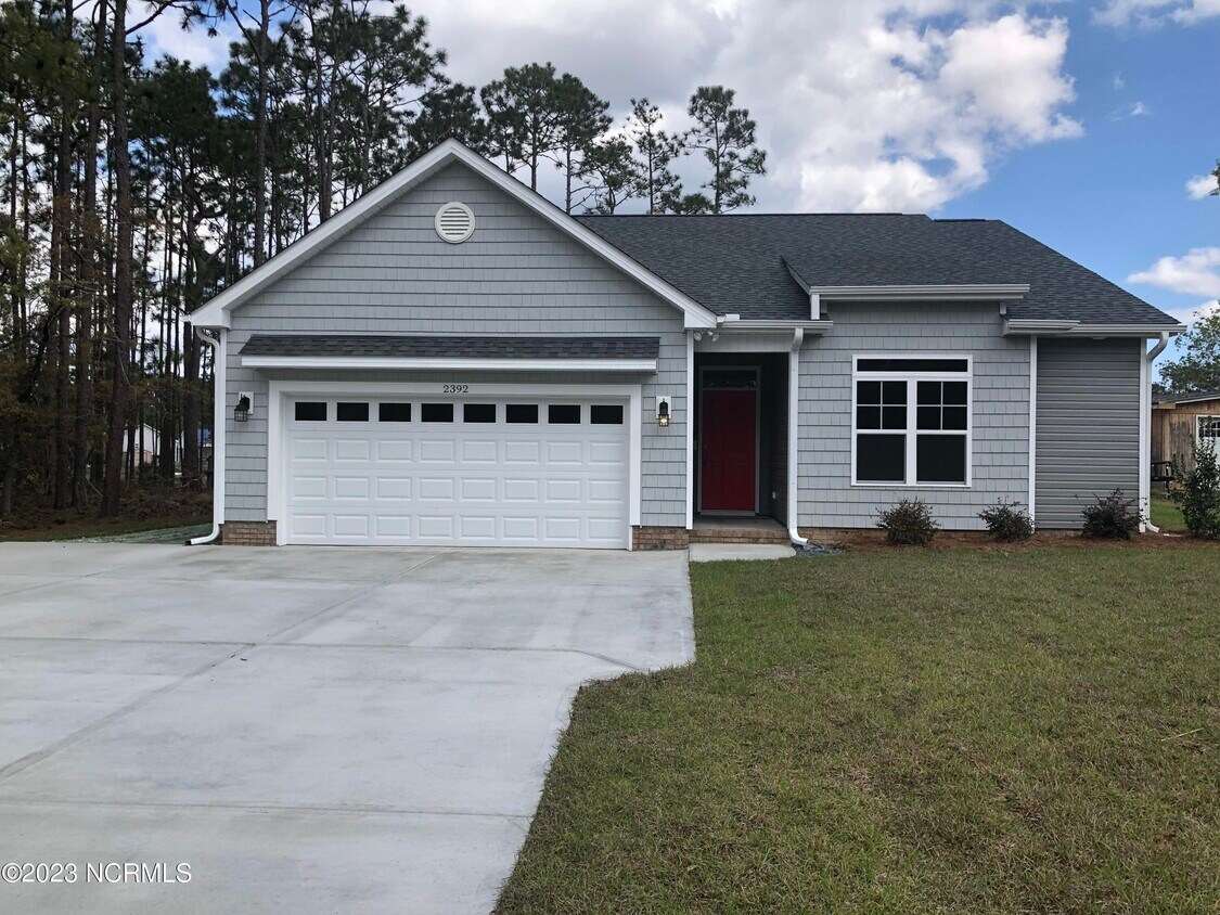 2392 E Boiling Spring Rd, Southport, NC 28461 House Rental in