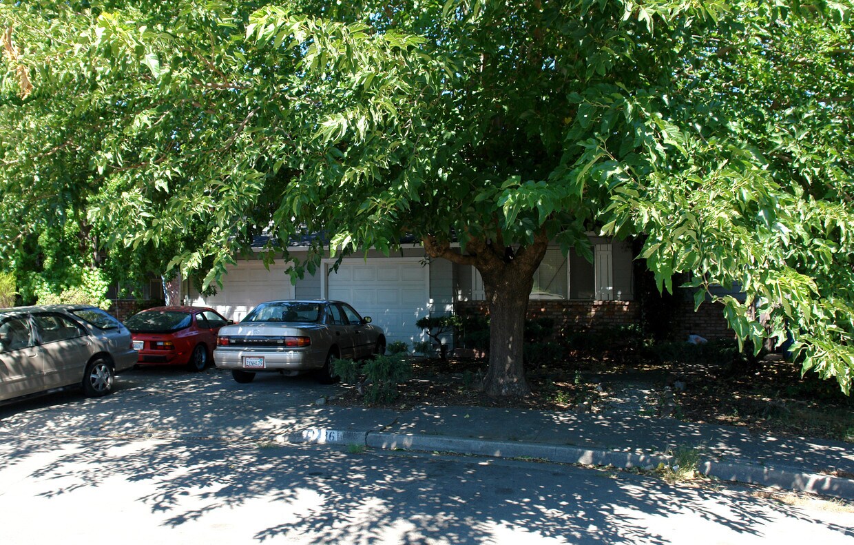 Primary Photo - 1534 Shepard Ct