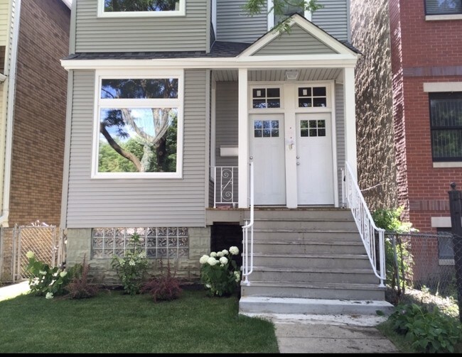 Hermosos 3 en Logan Square plana - 2252 Kimball N Ave
