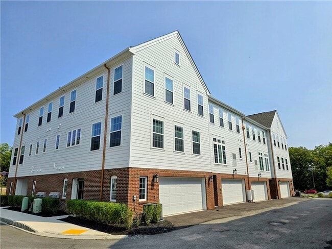 Photo - 804 Gillian Ln Townhome