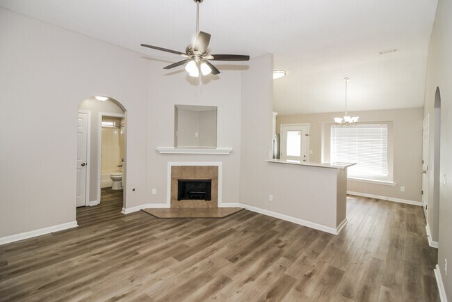 Foto del edificio - 5675 Mandy Smith Ln