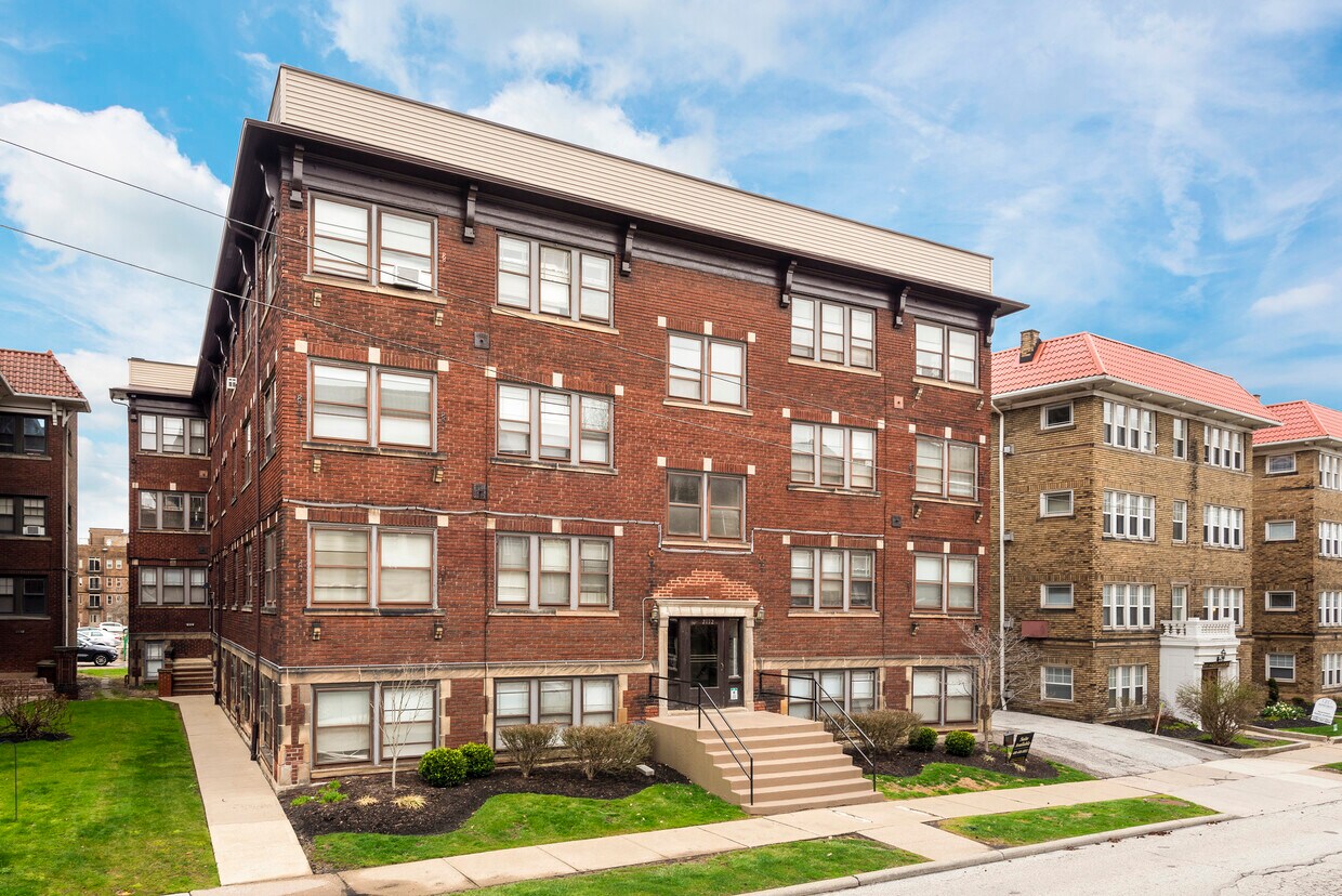 Primary Photo - 2112 Lennox Rd