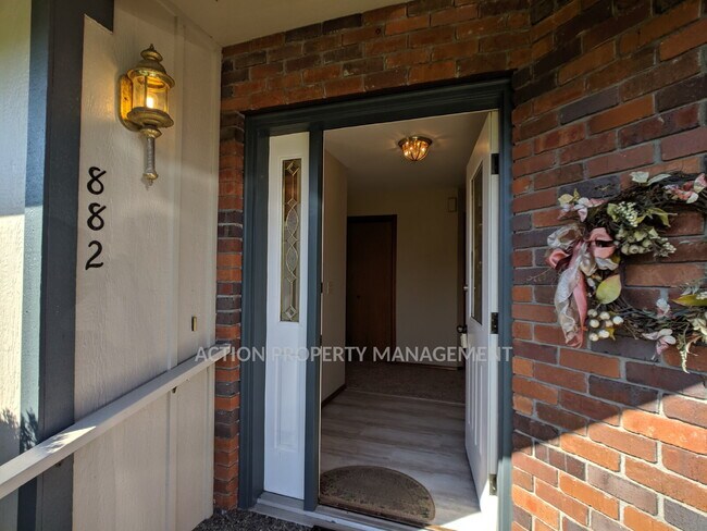 Foto del edificio - 3 bed 2 bath in Sherwood Village
