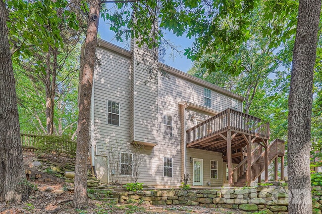 Foto del edificio - 7255 Lanier Cove Ct