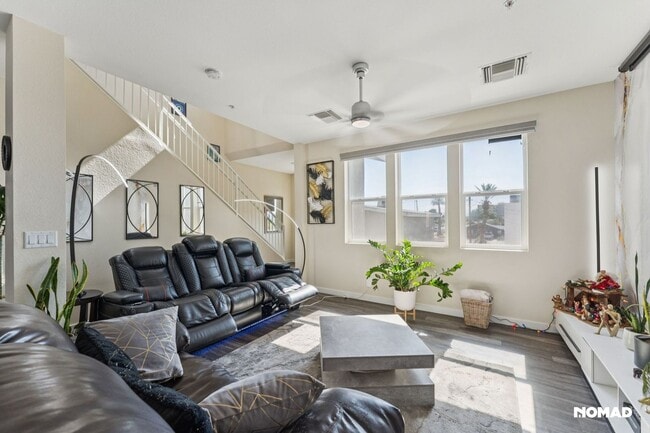 Building Photo - SPACIOUS & MODERN | 2BDR/3 BATH GUEST HOUSE