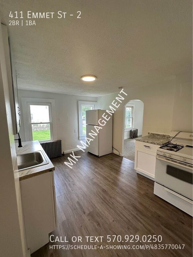 Building Photo - 2 bed/1 bath