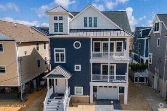 Building Photo - 117 Lyndhurst Dr