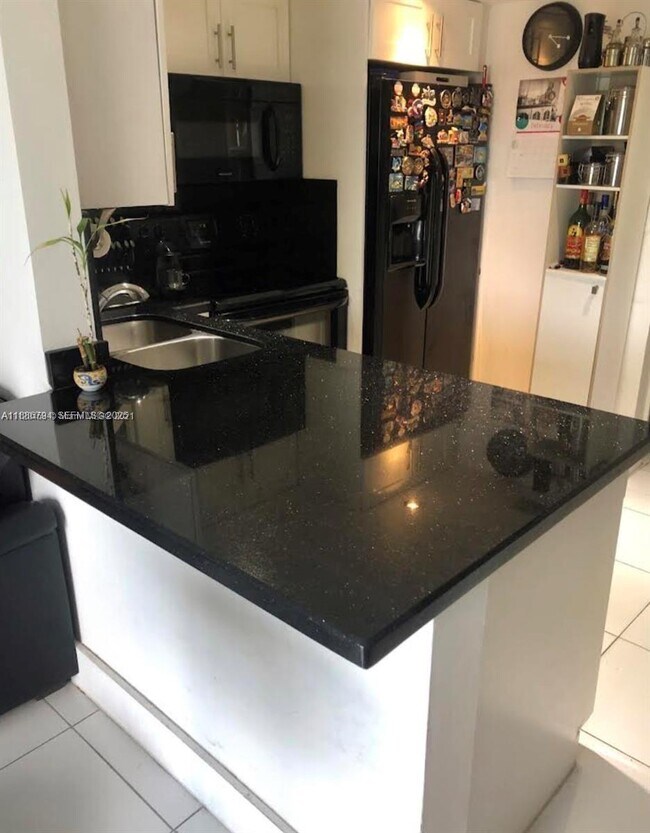 Foto del edificio - 3868 NE 169th St