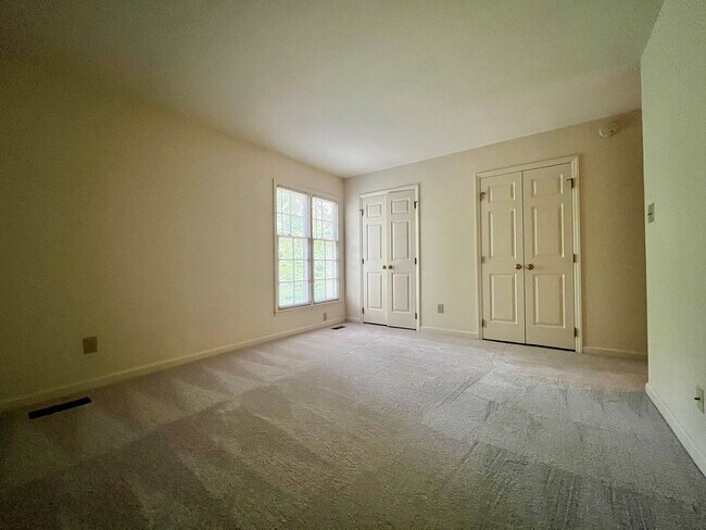 Foto del edificio - Location! Cozy Deck with view of Creek! La...