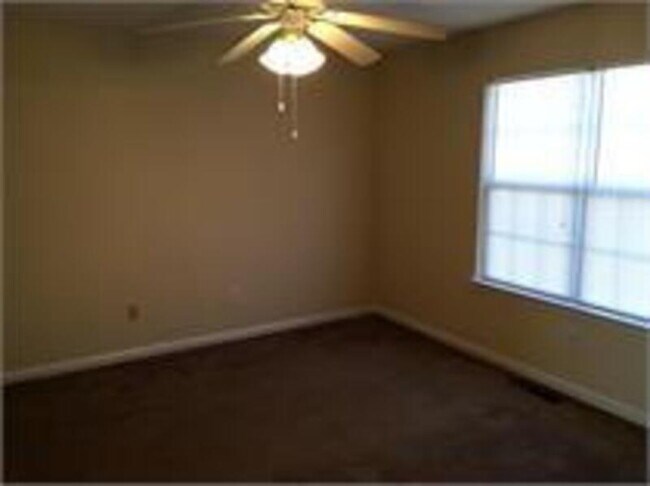 Foto del edificio - 2423 Brianna Dr