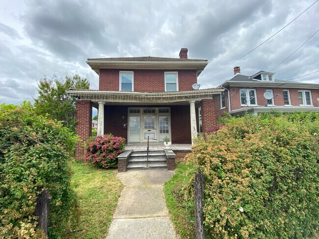 Foto del edificio - 461 Carlisle Ave