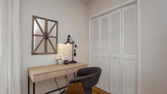 Foto del edificio - 251 Meeting St