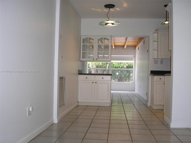 Building Photo - 11111 SW 78th Ct