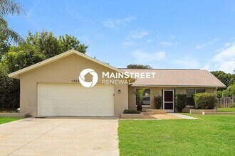 Building Photo - 1303 Pine Needle Rd