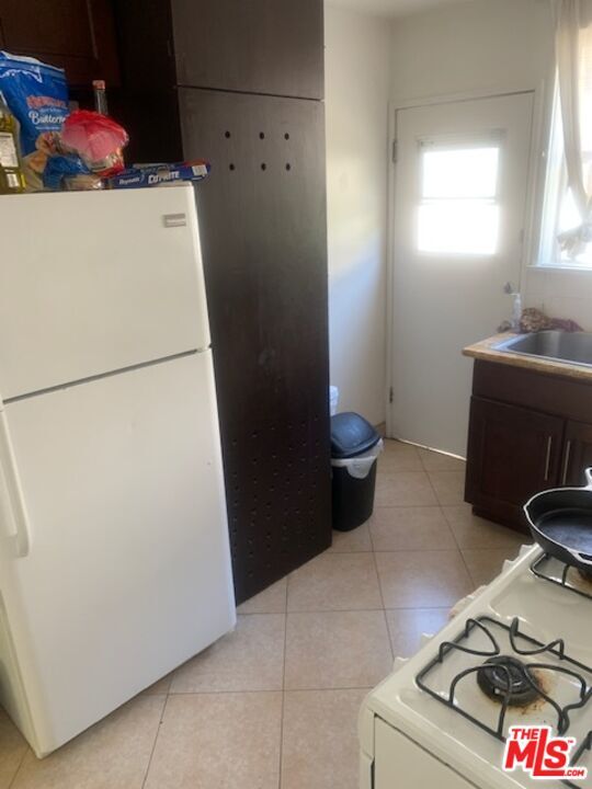 Foto del edificio - 617 Kelton Ave