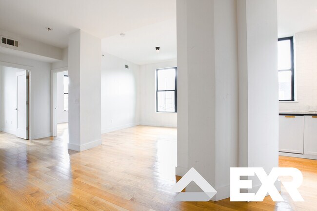 Building Photo - 5527 Myrtle Ave