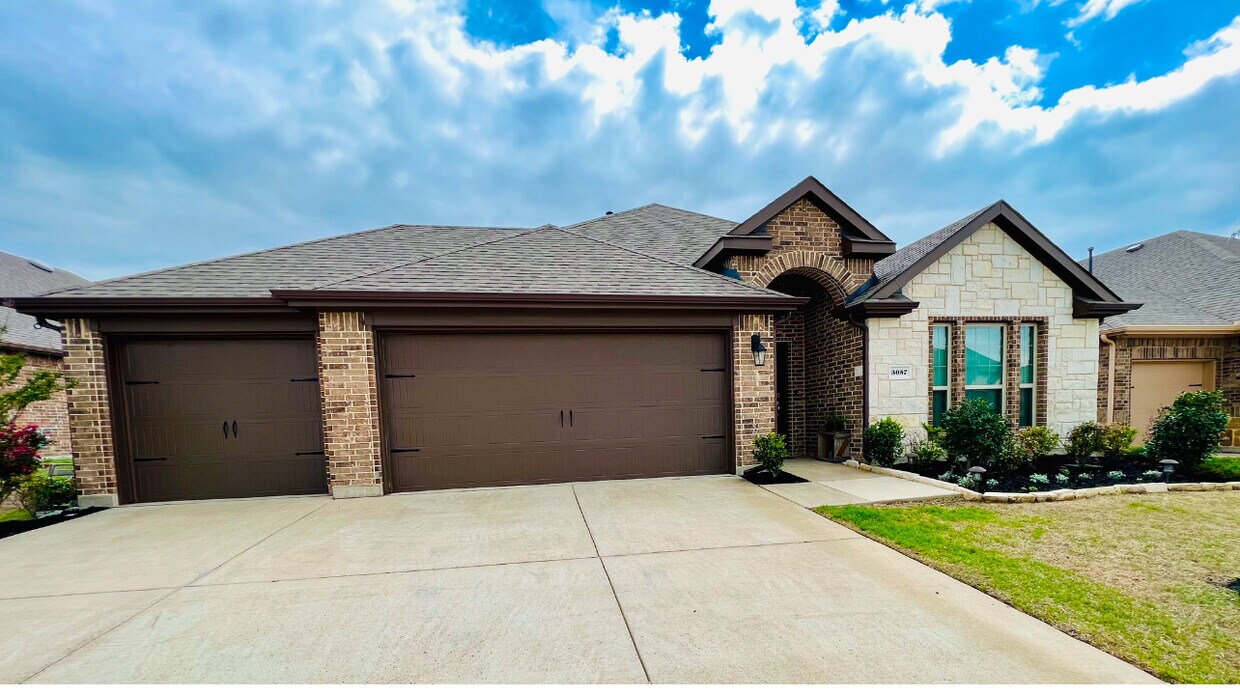 Foto principal - 3057 Maverick Dr
