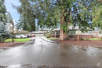 Building Photo - 4320-4328-4328 NE Maywood Pl