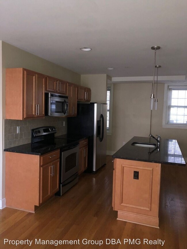 Building Photo - 2 br, 2 bath Apartment - 4300 Spruce St #A102