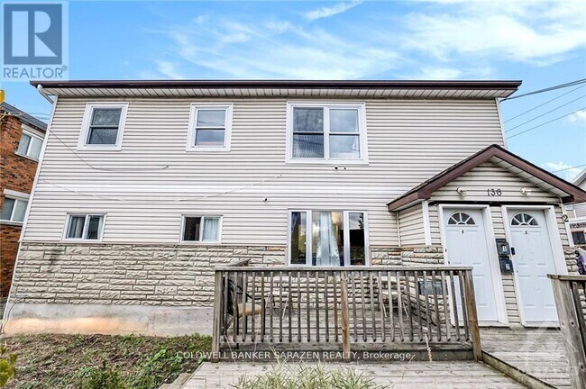 Photo du bâtiment - 136 Deschamps Ave