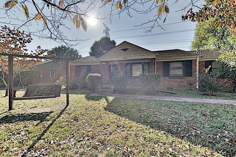 Primary Photo - 2709 Emery Dr