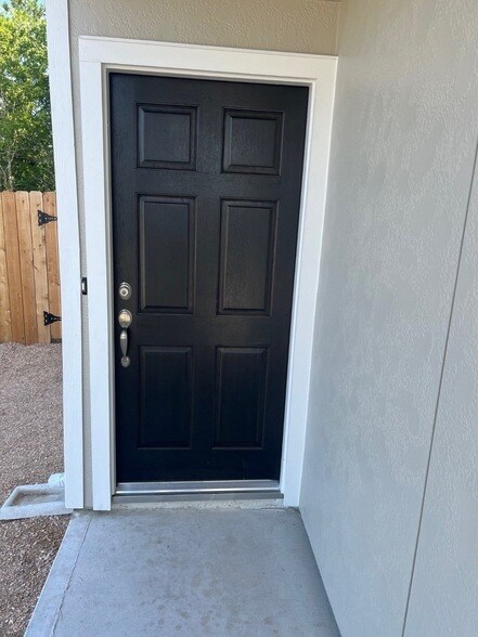 Foto del edificio - 3336 Vine Ter Trce